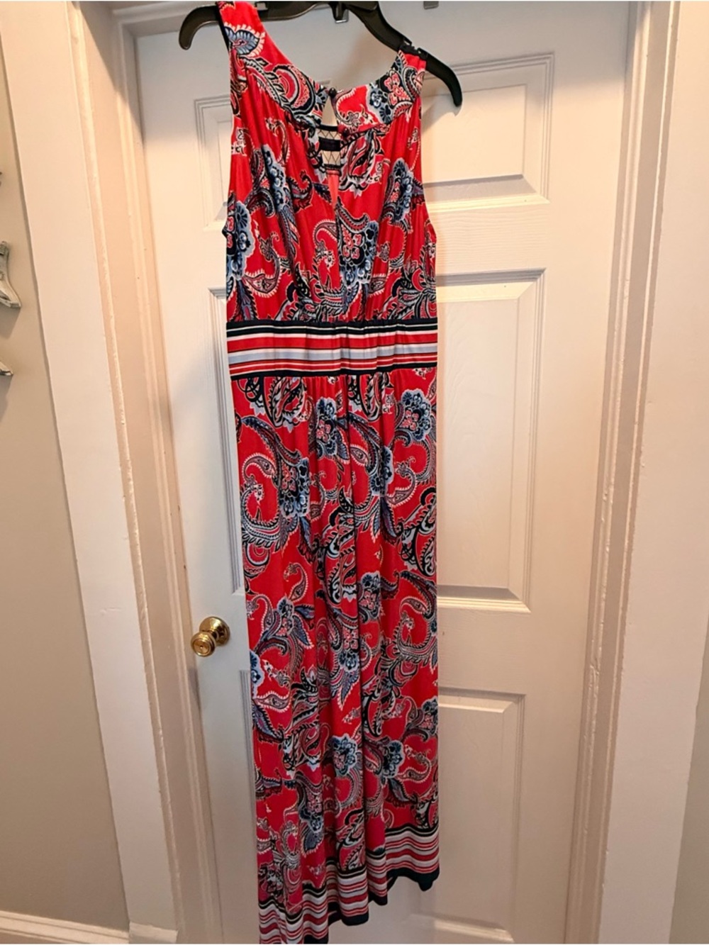 Roz & Ali Red Paisley Maxi with Navy Accents - Picture 5 of 5